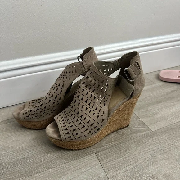 Marc Fisher Shoes Marc Fisher Hasina Wedges Poshmark
